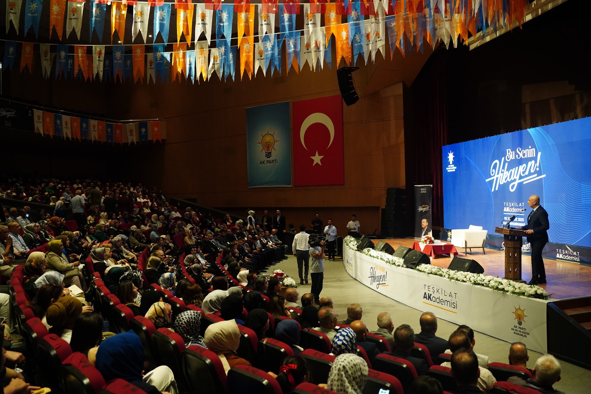 Gv Ht Y Ig W M A A Lj74