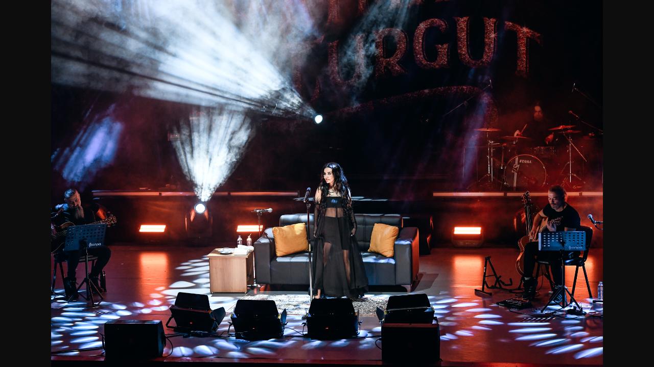 Fatma Turgut Ve Hopa’lı Asya’nın Düeti Sosyal Medyada Gündem Oldu (2) (1)