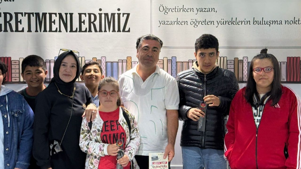 Gelişen Özgür Çocuk Merkezi’nden Kitap Fuarına Renkli Ziyaret (1)-1