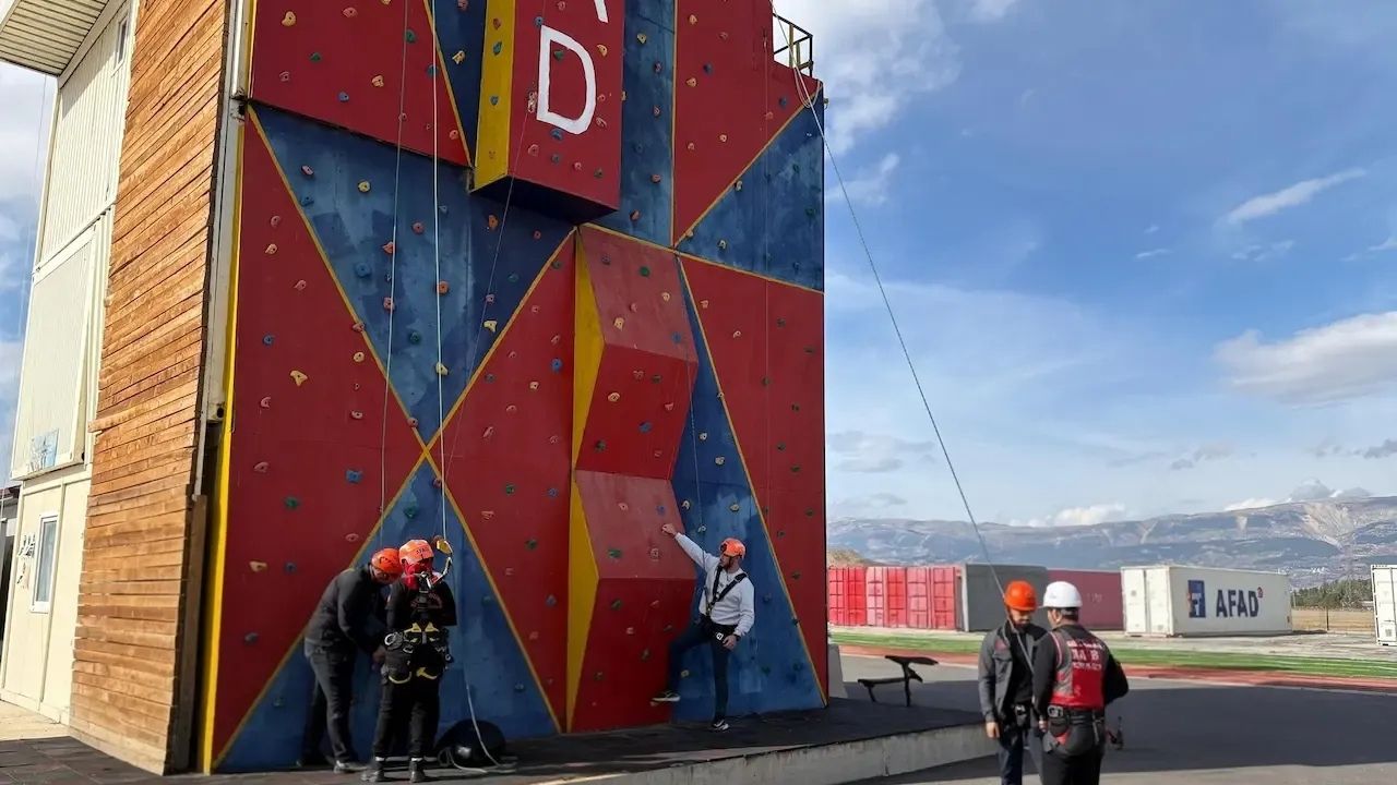 Kahramanmaraş Afad'ından Gönüllülere Tırmanış Eğitimi