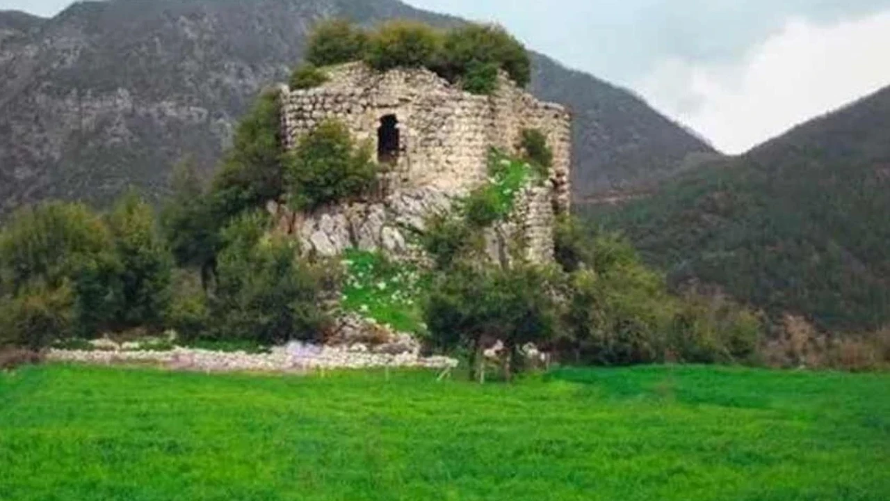 Kahramanmaraş’ın Dağlarında Zamana Direnen Kale 1000 Yıllık Sessiz Bekçi Hâlâ Ayakta!