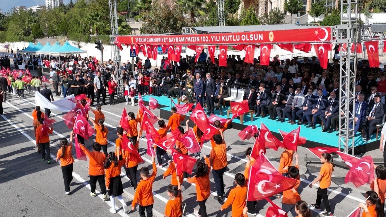 Kahramanmaraş'ta Cumhuriyet'in 102. Yılı Büyük Coşku İle Kutlandı (1)