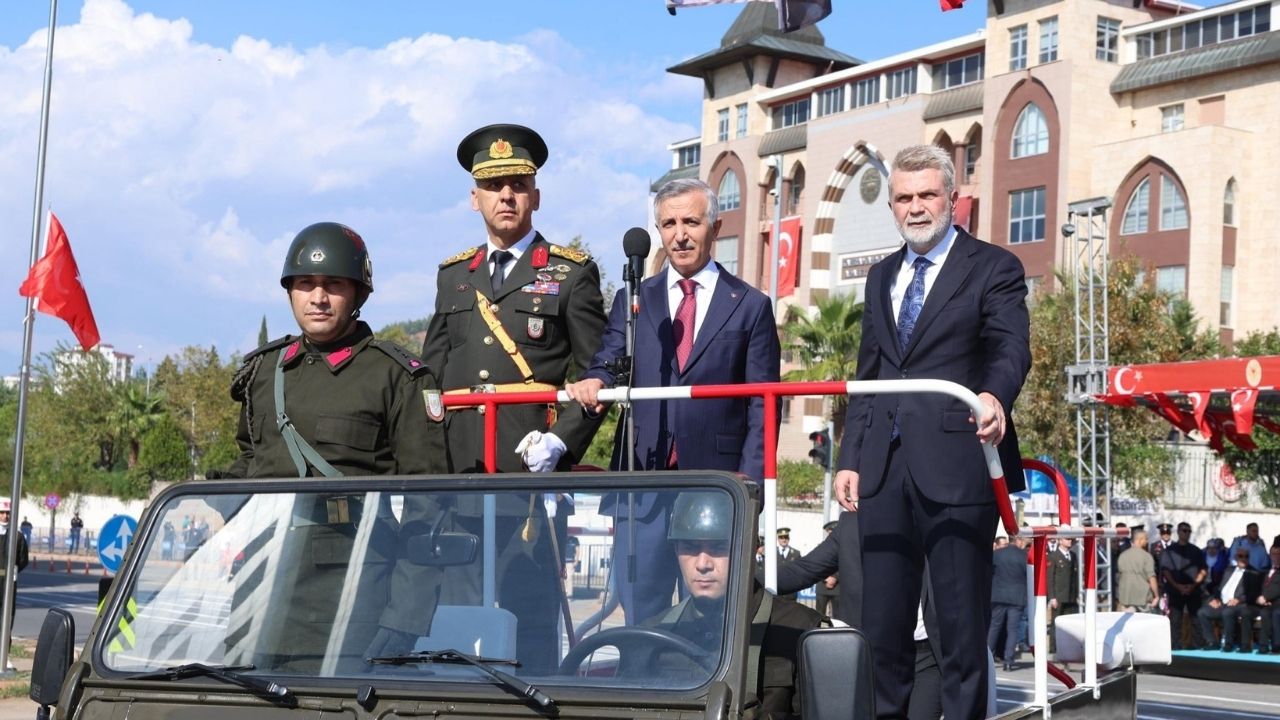 Kahramanmaraş'ta Cumhuriyet'in 102. Yılı Büyük Coşku İle Kutlandı