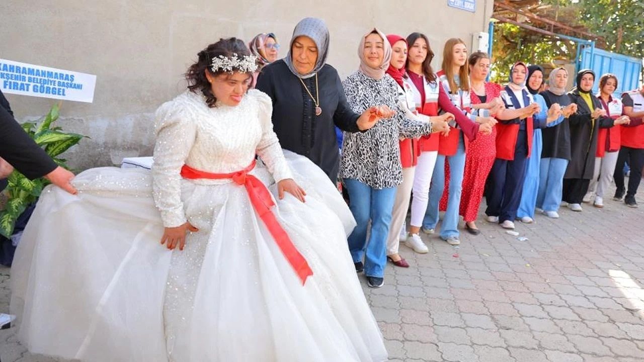 Kahramanmaraş'ta Down Sendromlu Melek'in Gelinlik Hayali Gerçek Oldu