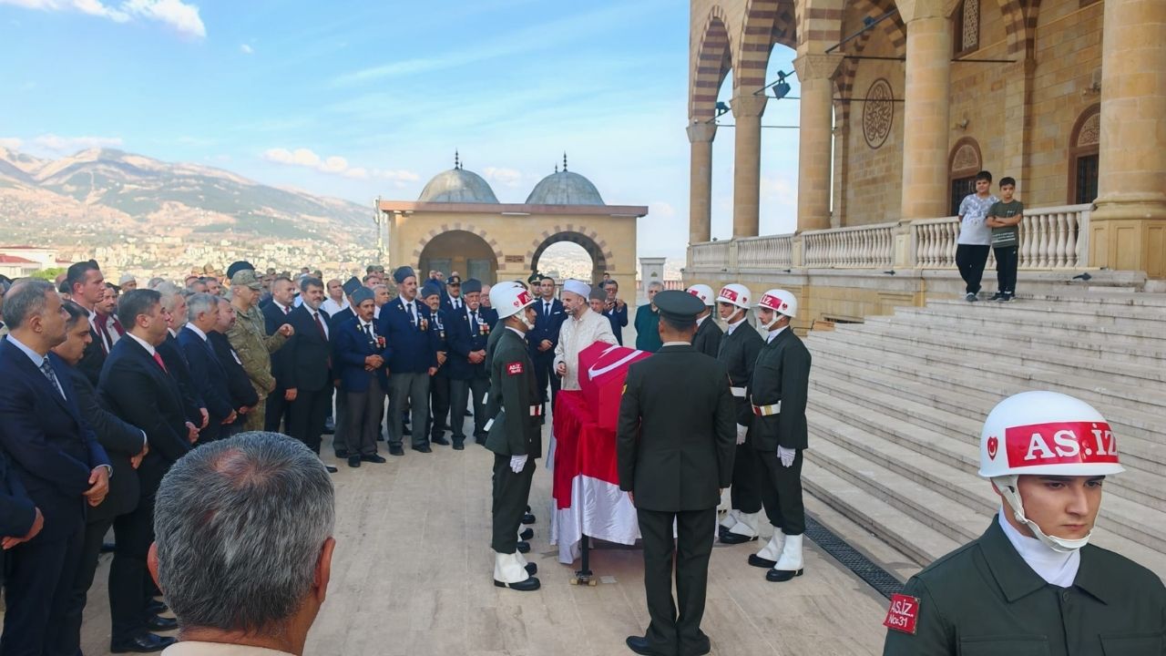 Kahramanmaraş'ta Kıbrıs Gazisi Cafer Sevinç Son Yolculuğuna Uğurlandı (1)