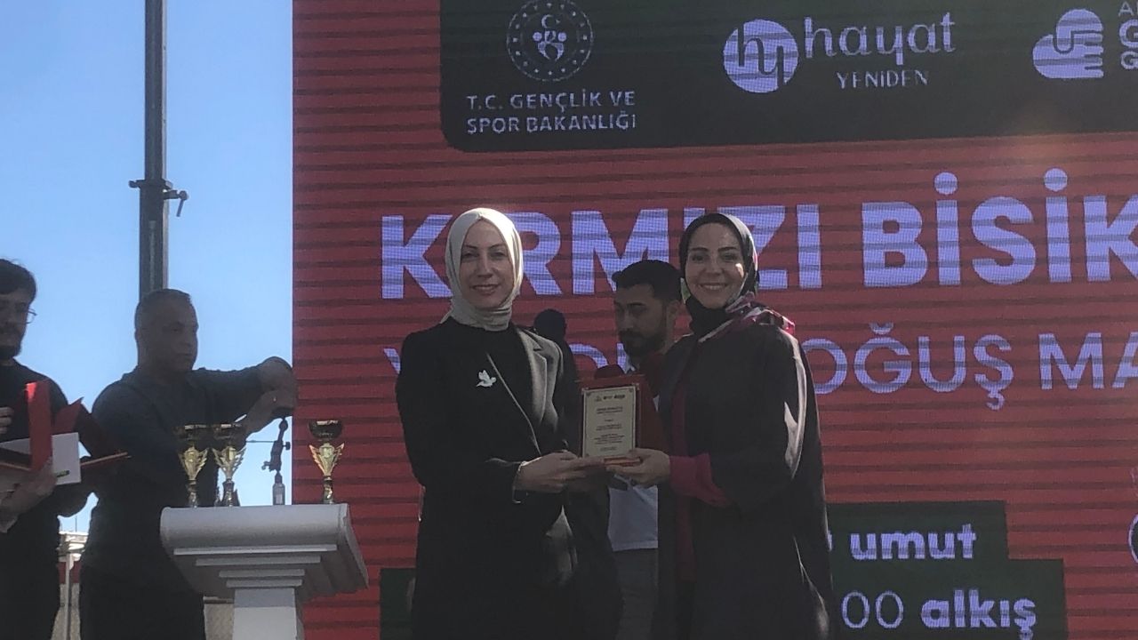 Kahramanmaraş'ta Kırmızı Bisikletler Gençlere Umut Oldu (1)