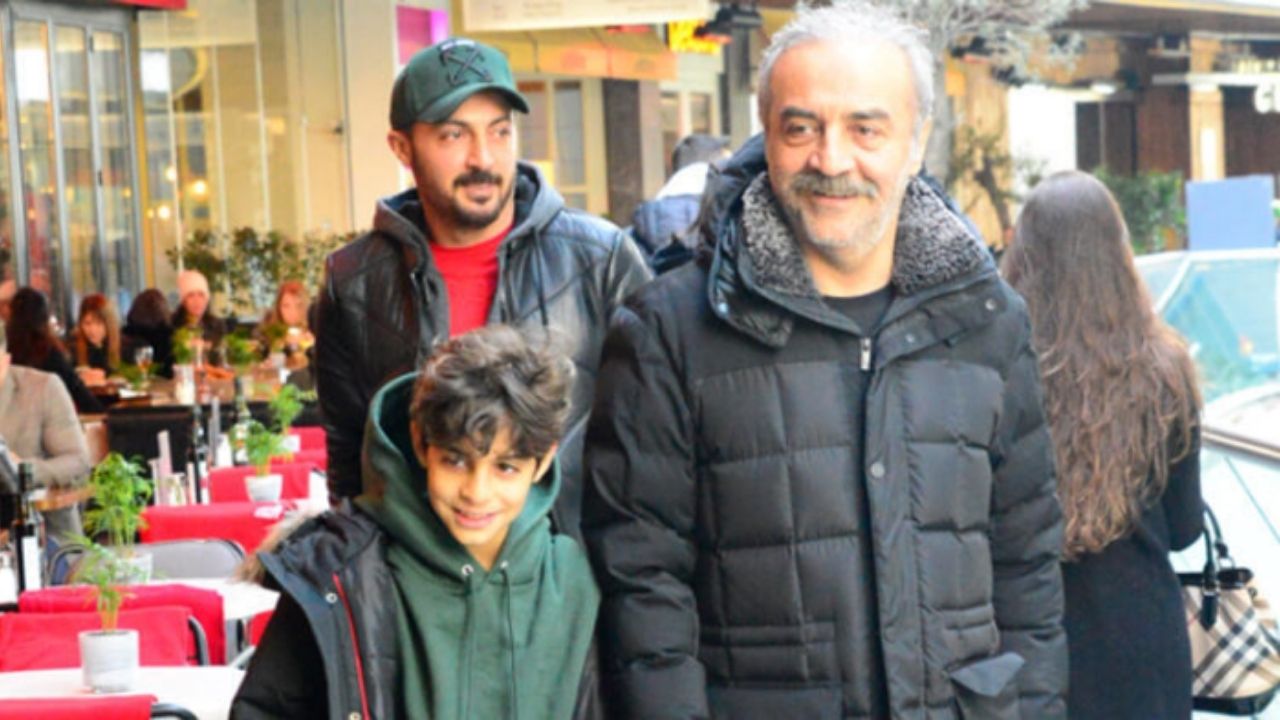 Ünlü İsim Ve Oğlu Sokakta Görüntülendi Boy Farkı Şaşırttı-2