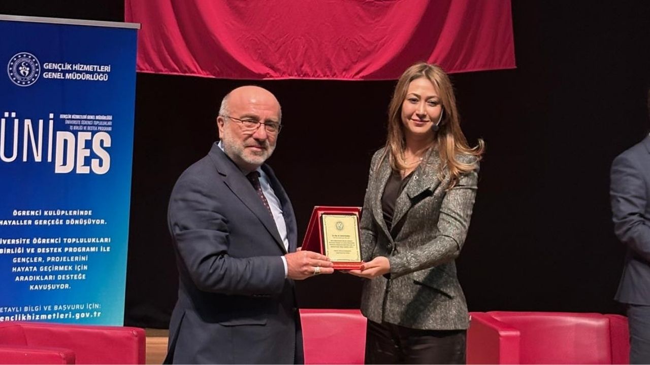 Zuhal Karakoç (2)