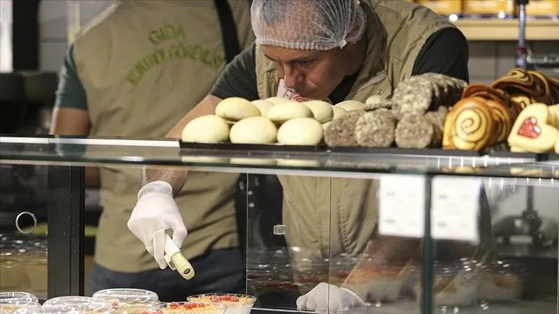 0X0 Yediginiz Zehir Olmasin Vakalar Artti Uzmanlar Uyardi O Gidalara Dikkat 1763194272953