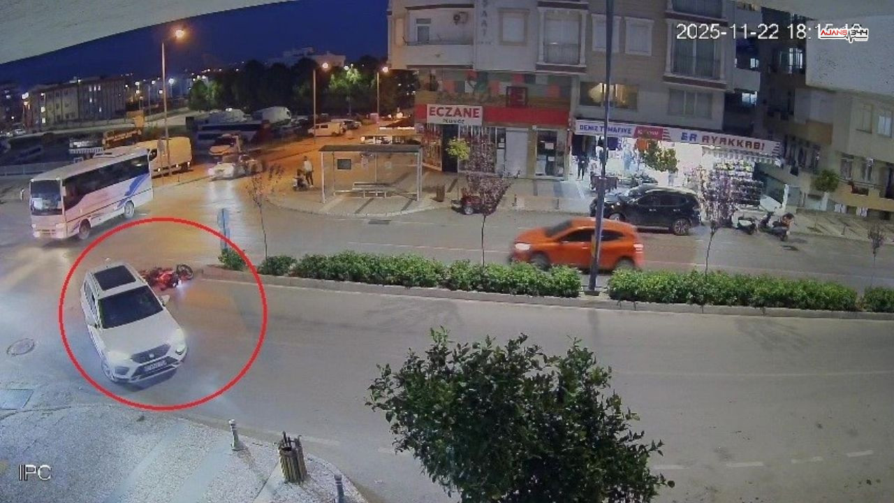 Aracıyla ‘U’ Dönüşü Yapan Sürücünün Kararsızlığı Motosiklet Sürücüsünü Hastanelik Etti (1)