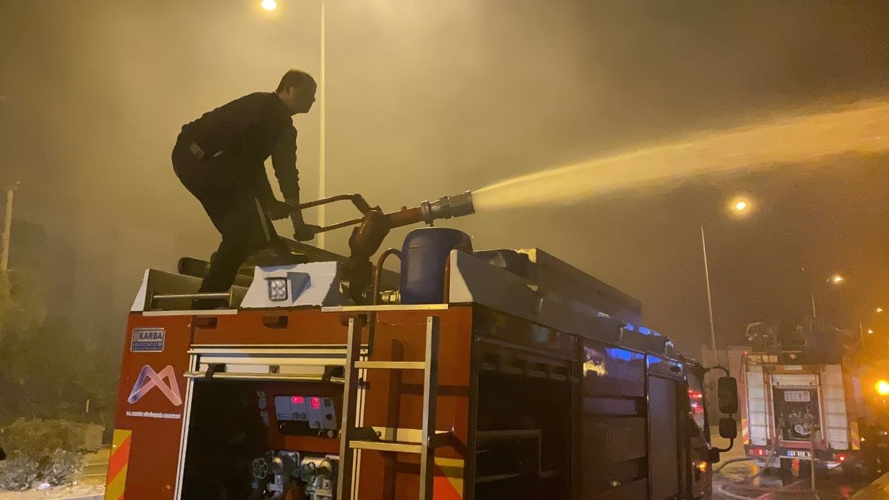 Hobi Bahçesindeki Baraka Alev Alev Yandıajans344 (1)