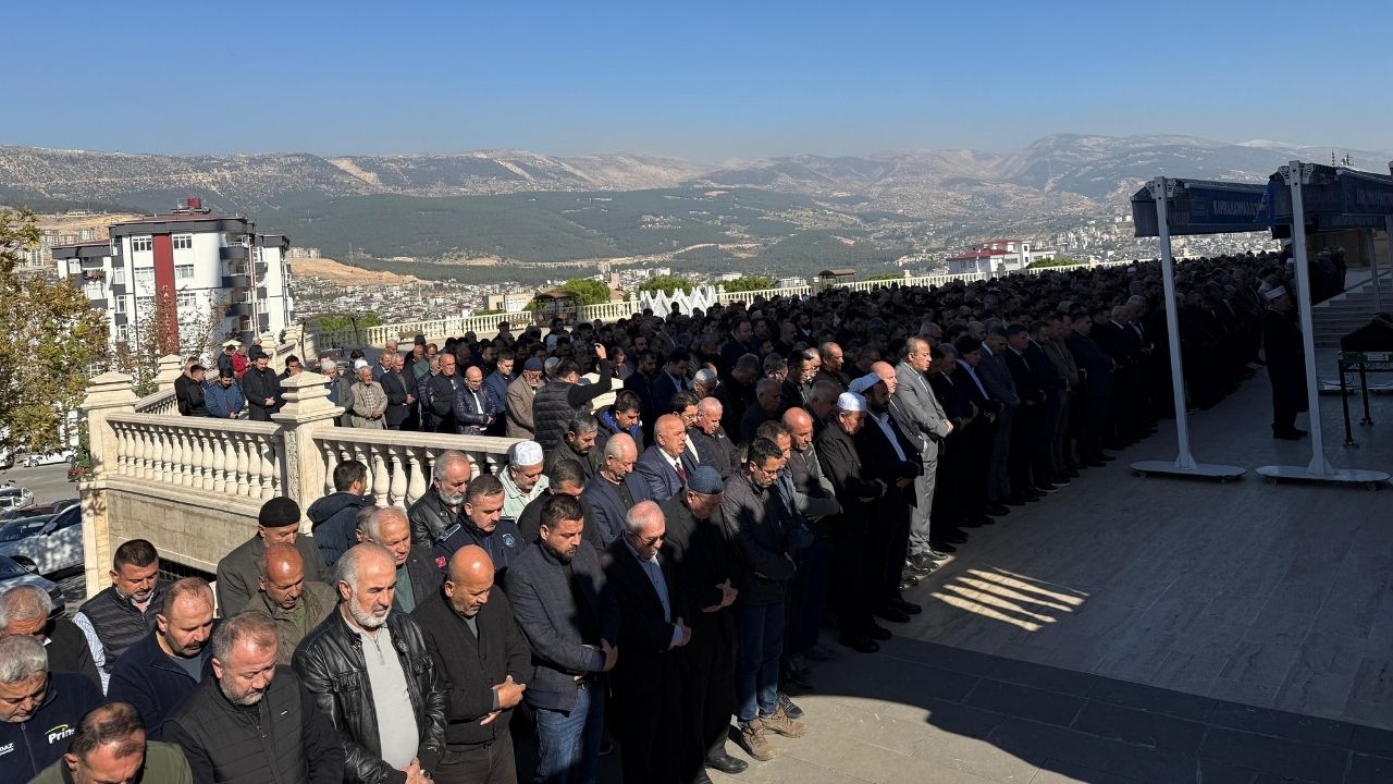 Kadriye Kır Dualarla Son Yolculuğuna Uğurlandı (1)