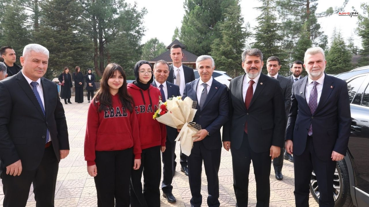 Kahramanmaraş'ta Öğretmenle Günü'nde Sürpriz Doğum Günü (3)