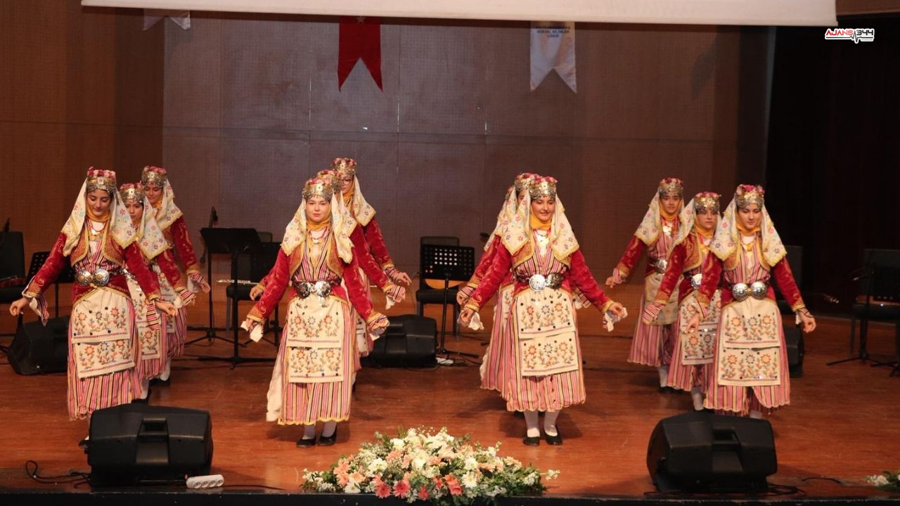 Kahramanmaraş’ta Öğretmenler Günü Anlamlı Programlarla Kutlandı (3)