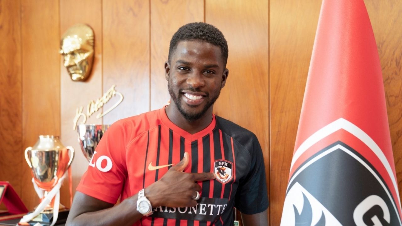 Papy Djilobodji Avm’de Silahlı Saldırıya Uğradı