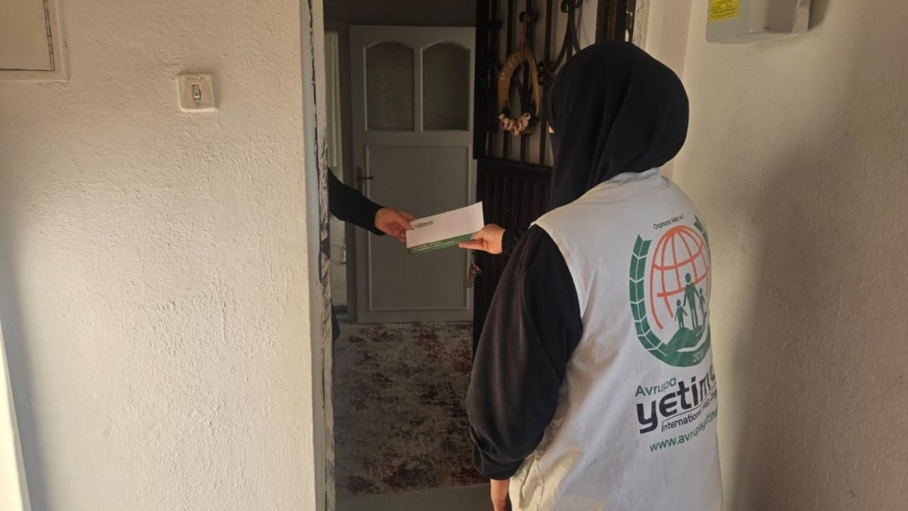 Yetim Ve Ailelere Yardım