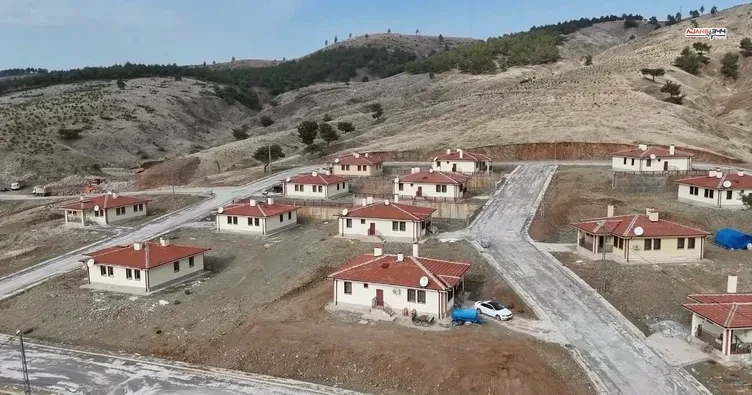 752X395 Kahramanmarasta Depremzedeler Tevekkeli Koy Evlerine Yerlestirildi 1765106711777