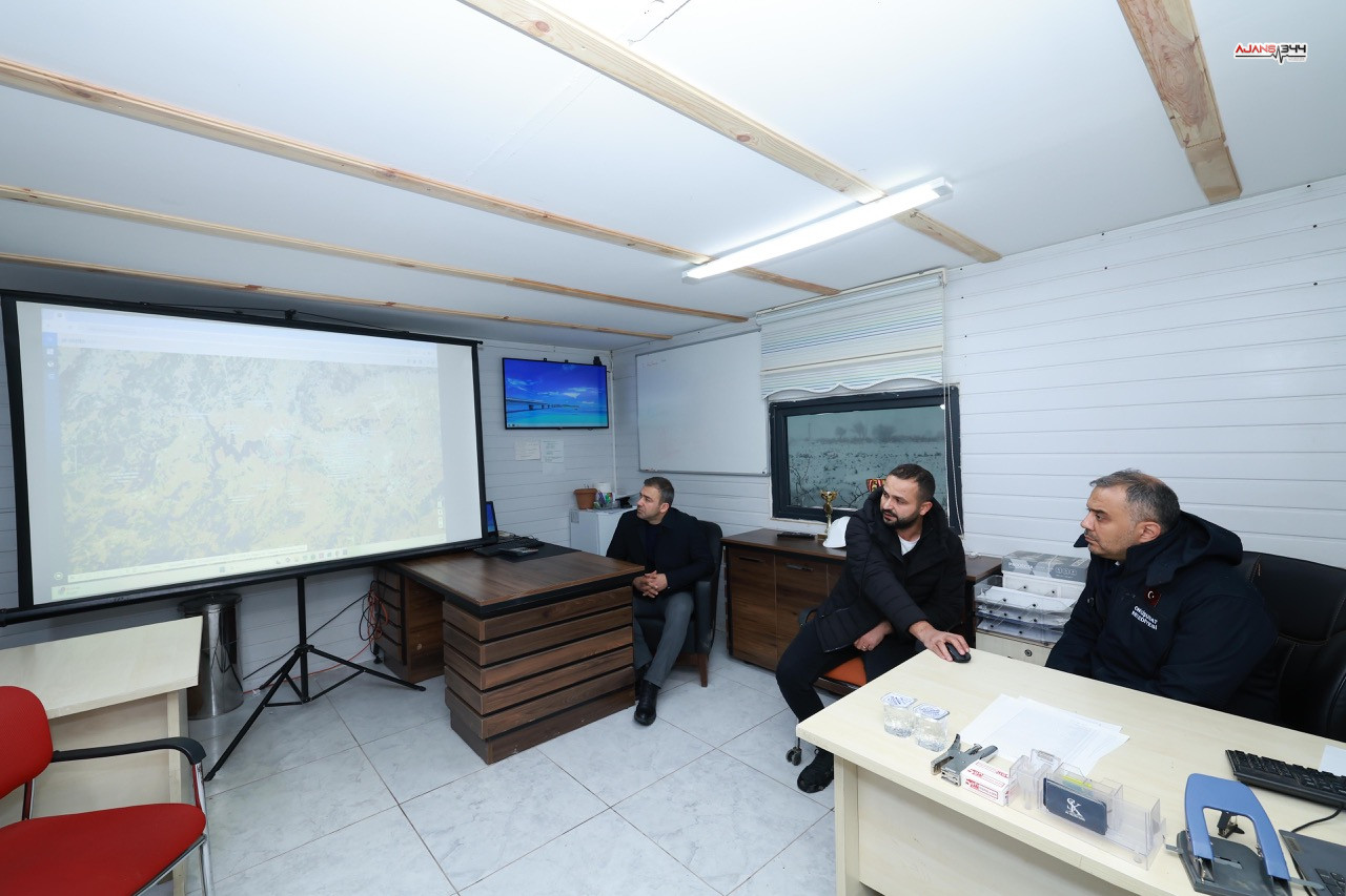 Başkan Toptaş, Karla Mücadele Çalışmalarını Sahada Inceledibüyük Whatsapp Image 2025 12 31 At 16.55.09