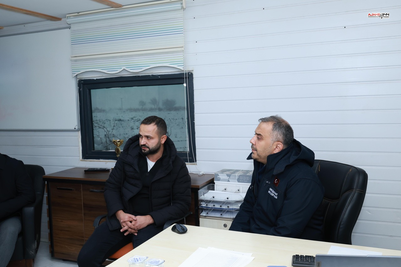 Başkan Toptaş, Karla Mücadele Çalışmalarını Sahada Inceledibüyük Whatsapp Image 2025 12 31 At 16.55.10 (1)