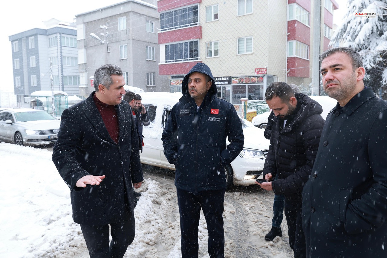 Başkan Toptaş, Karla Mücadele Çalışmalarını Sahada Inceledibüyük Whatsapp Image 2025 12 31 At 17.01.48