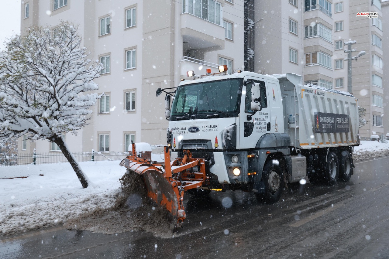 Başkan Toptaş, Karla Mücadele Çalışmalarını Sahada Inceledibüyük Whatsapp Image 2025 12 31 At 17.01.49