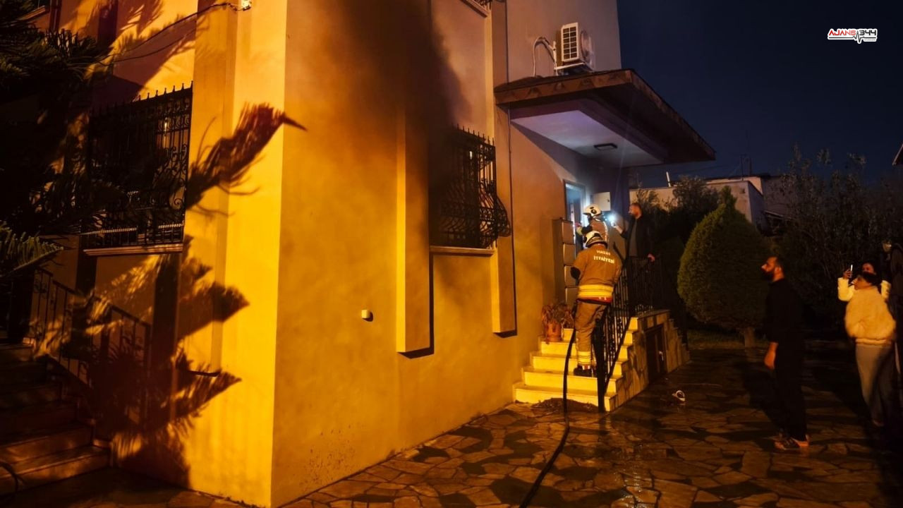 Elektrikden Çıkan Yangız Evi Küle Çevirdi Ajans344 (1)