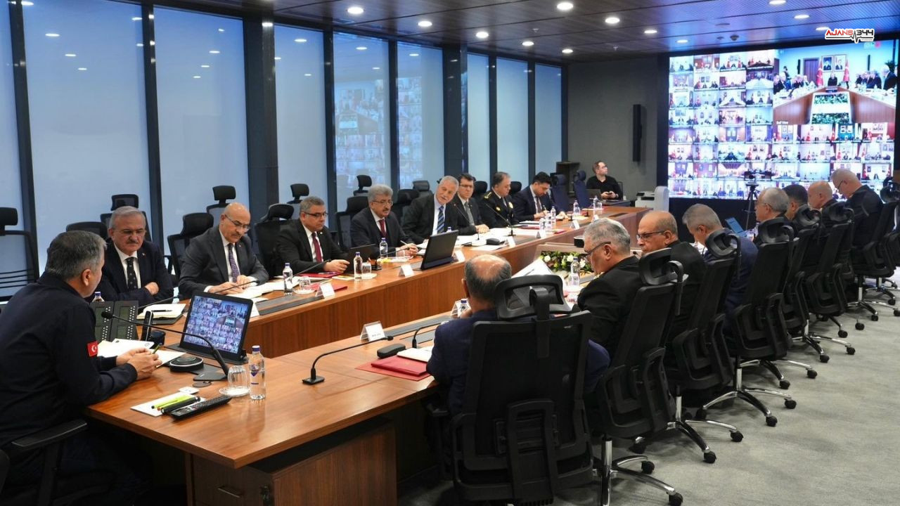 İçişleri Bakanı Yerlikaya, 81 İl Valisi Ile Toplantı Gerçekleştirdi (1)