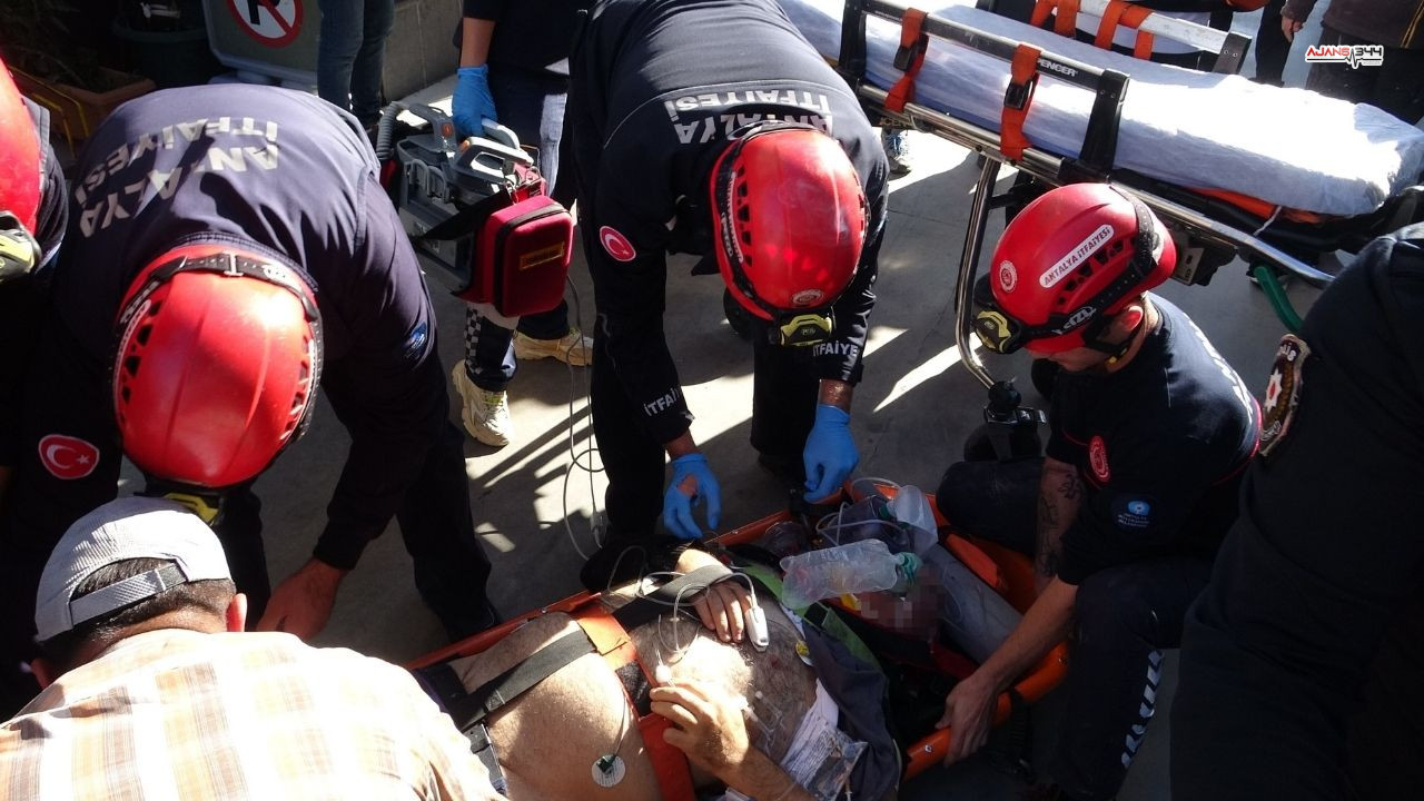 İnşaat İskelesinden Düşen İşçi Ağır Yaralandı (2)