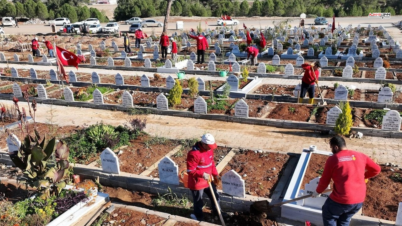 Kahramanmaraş'ta Mezarlıklara Peyzaj Dokunuşu 1500 Çam Fidanı 2