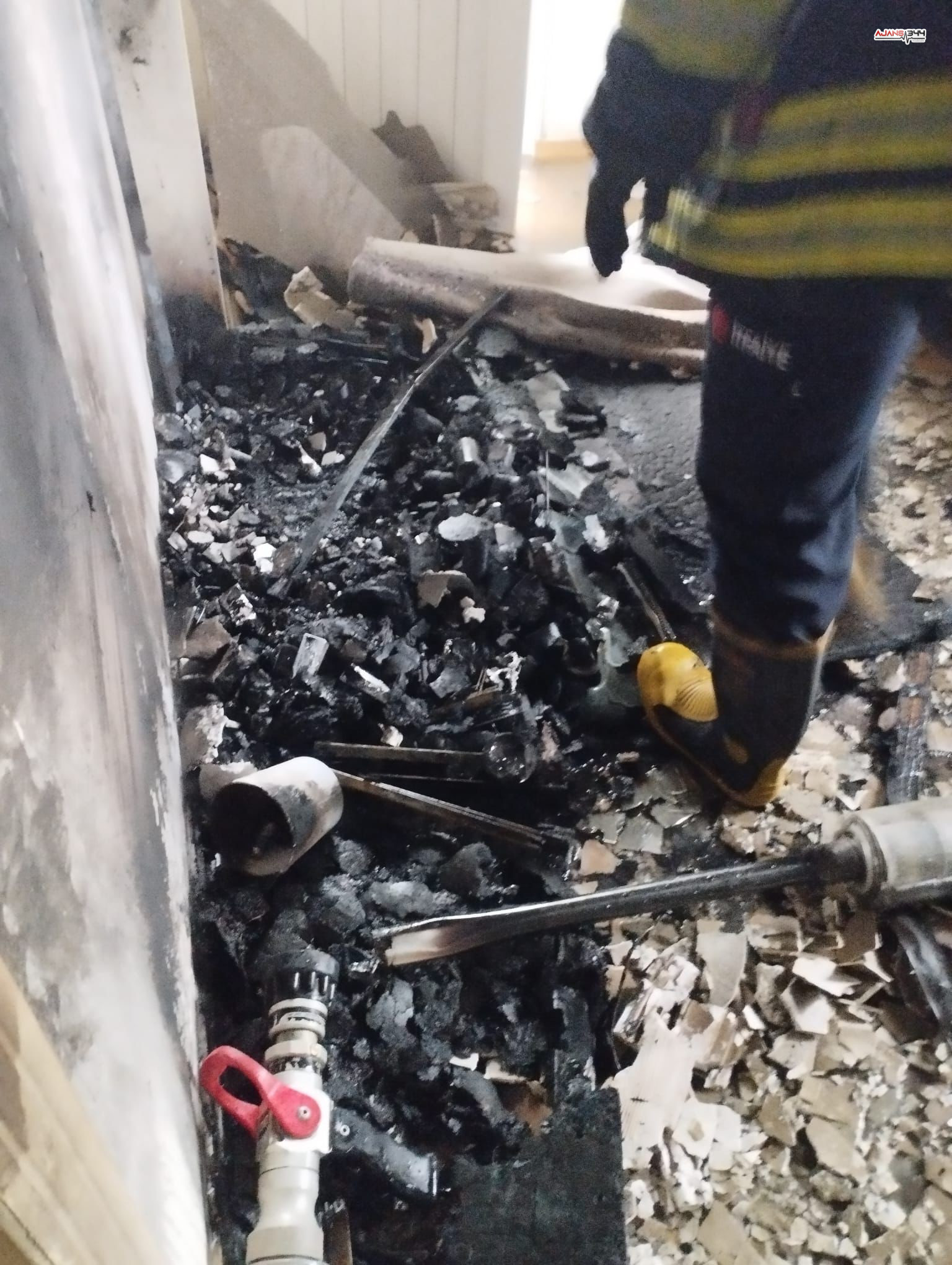 Mersin’de Yenişehir Ve Erdemli’de Çıkan Ev Yangınları Paniğe Neden Oldu1