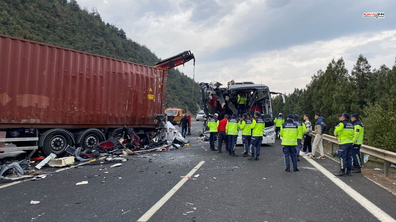 Tır Ve Otobüs Kazası Ajans344 (2)