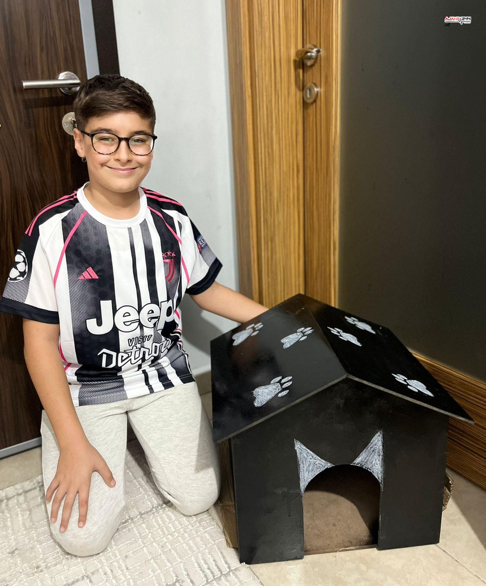 X2 Twitter.com G8 C Y075 W M A Ezpd2