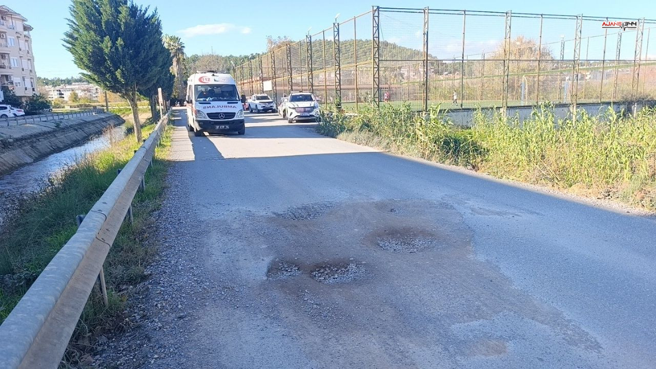 Yoldaki Çukura Düsen Alkolü Sürücü Ajans344 (1)