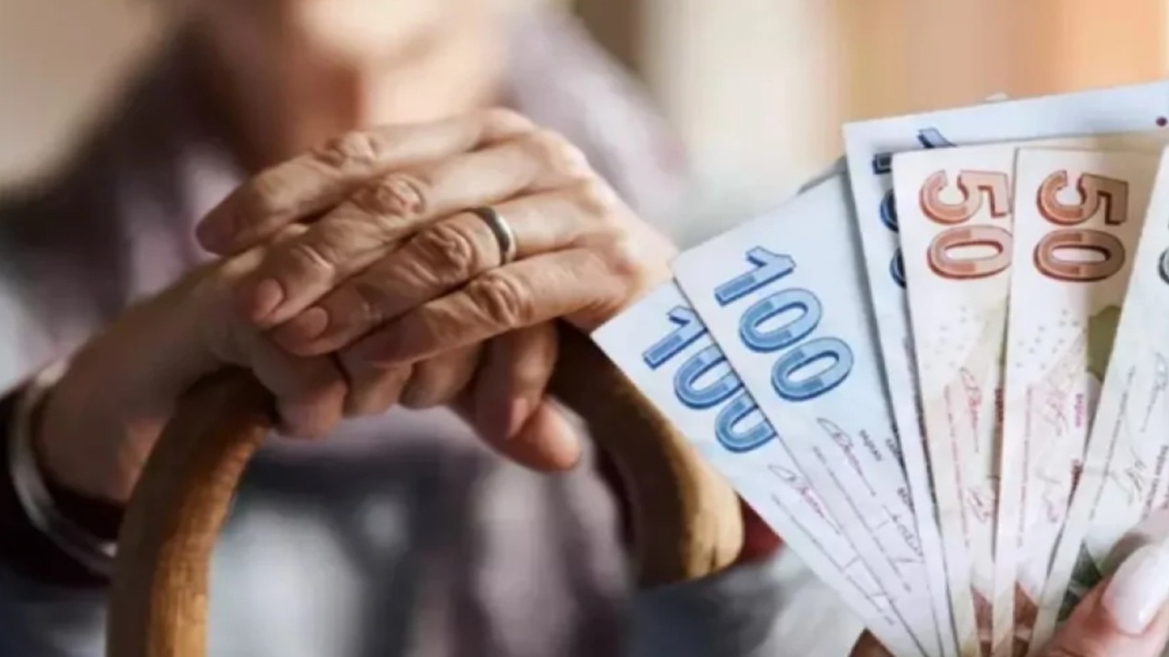 Devlet emekli maaşlarına ek ödeme yapacak!