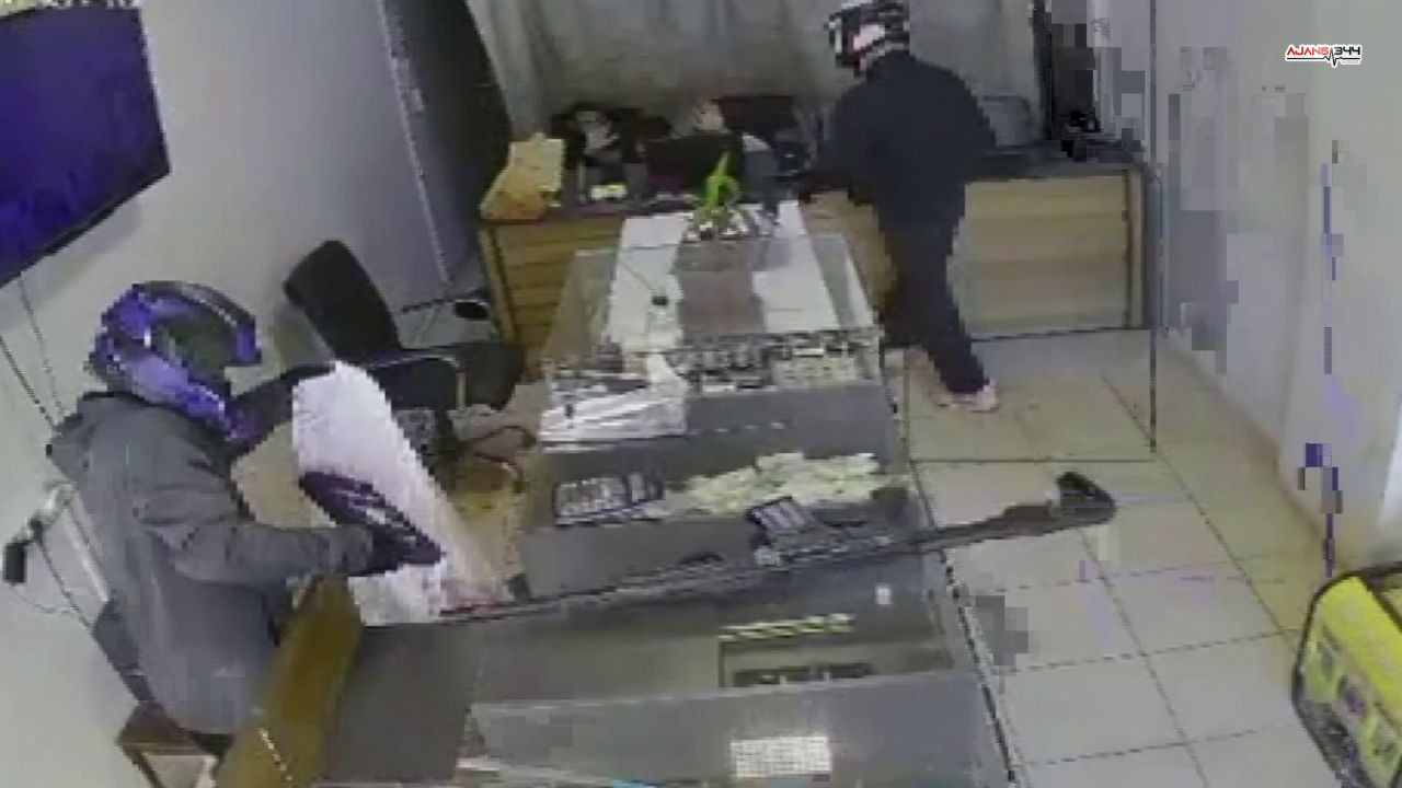 Kuyumcu Dükkanını Basan Hırsızlar 3 Kilo Altınla Kaçtı Ajans344