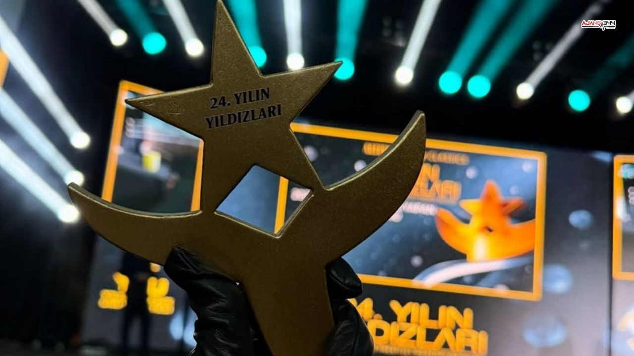 Melis Sezen Ajasn344 (1)