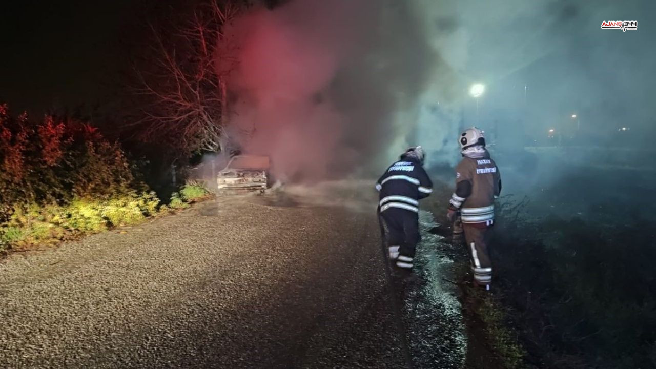 Yanan Otobil Kullanılmaz Hale Geldi Ajans344