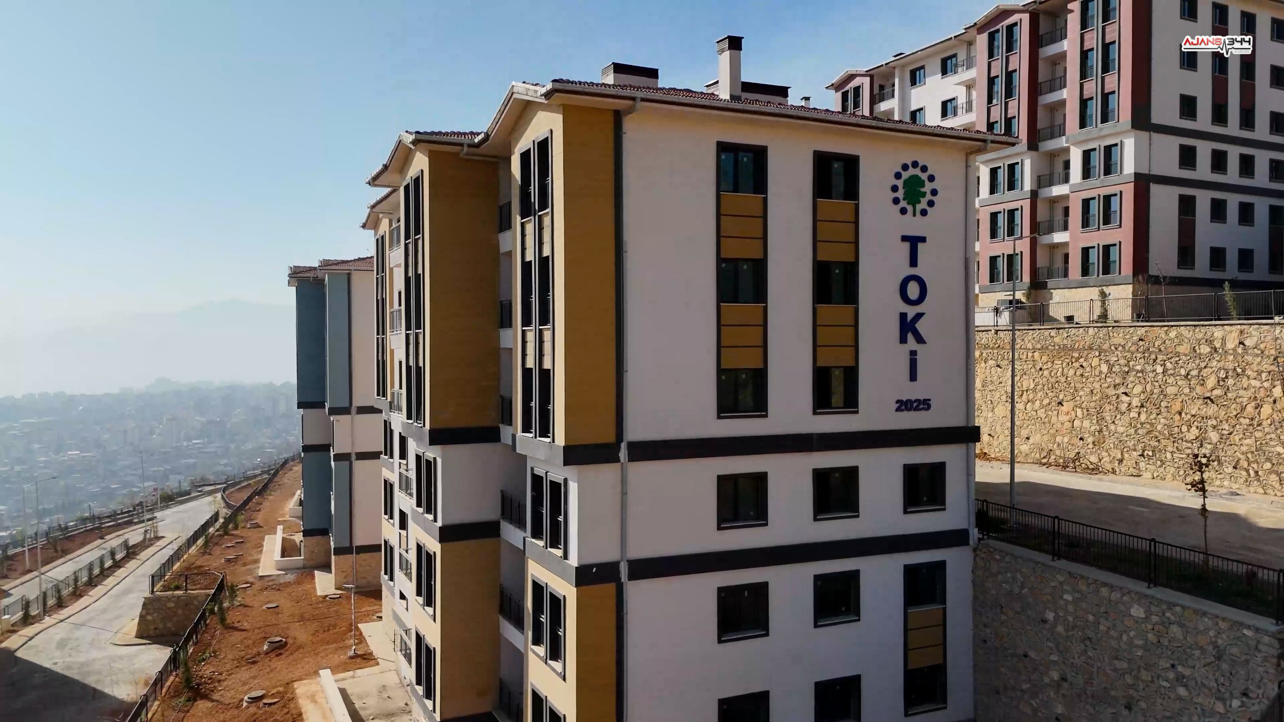 53720Cd4 8784 412B 8223 6441Db3Aee54