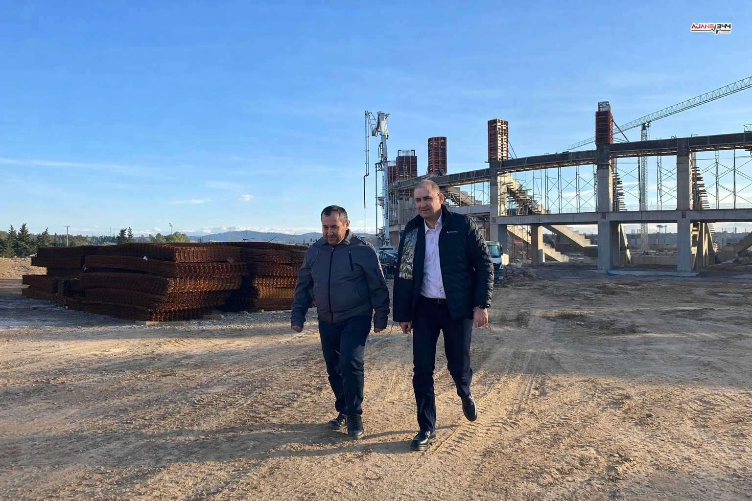 Müdür Öztekin Yeni Stadyumda İncelemelerde Bulundu