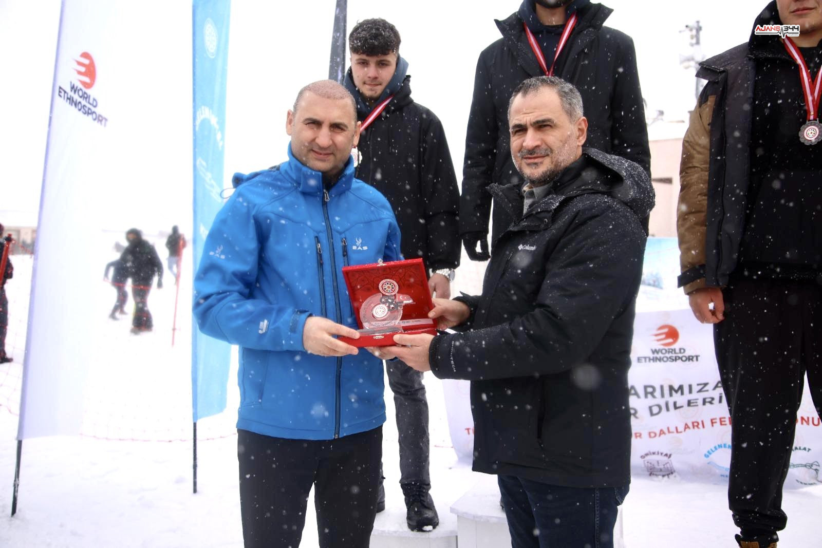 H Ao U O Ey X Q A Iw Pr Z