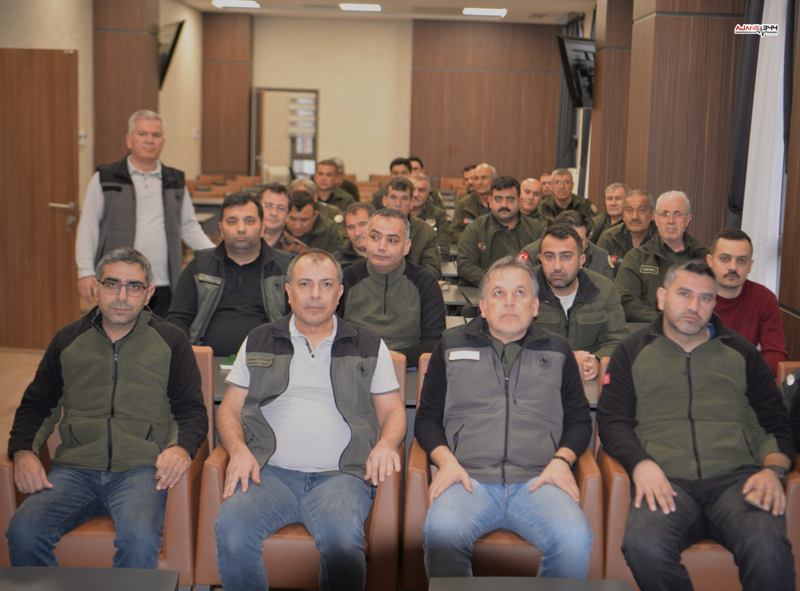 H B Ctij3A U A A8 Jwb