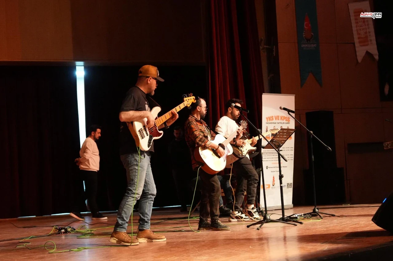 Onikişubat Belediyesi Yks Ve Kpss Kazandıran Taktikler Kampı Büyük Ilgi Gördü (6)