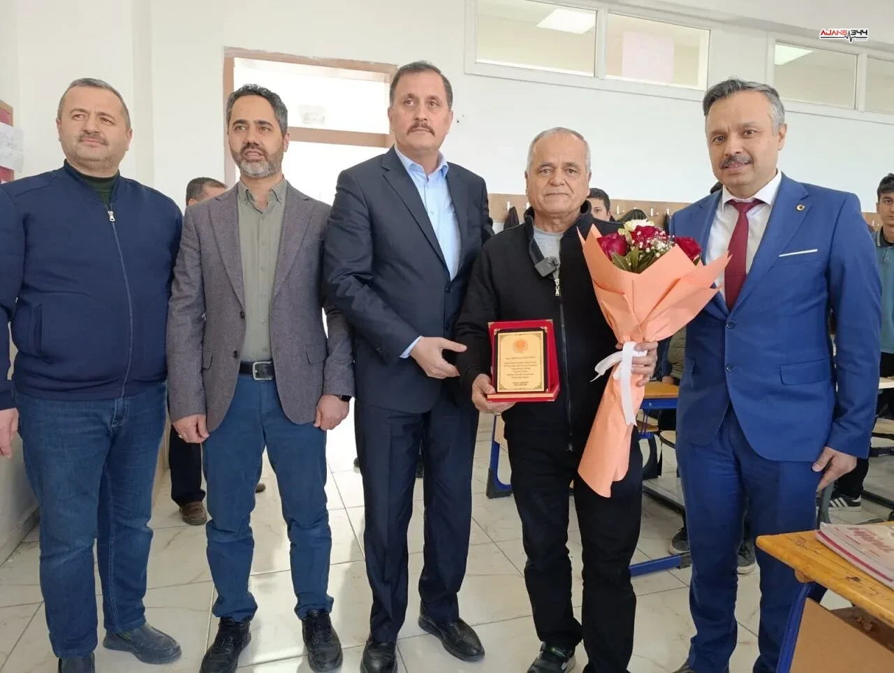 Kahramanmaraş'ta 40 Yıllık Öğretmene Duygusal Veda