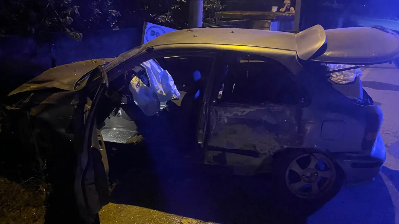 Polisten kaçan sürücü kaza yaptı; 3 kişi yaralandı
