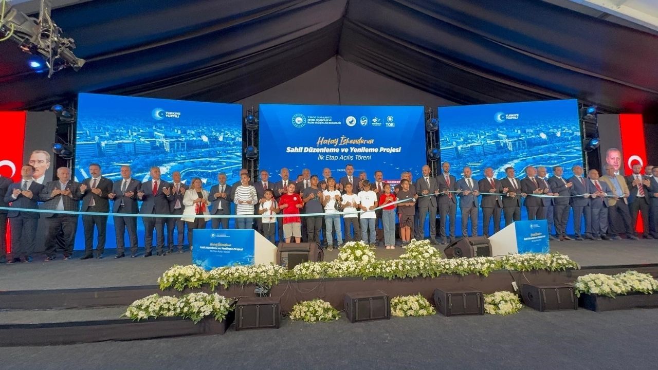 Bakan Kurum'dan Açıklama: "2025 Sonunda 453 Bin Ev Teslim Edilecek"