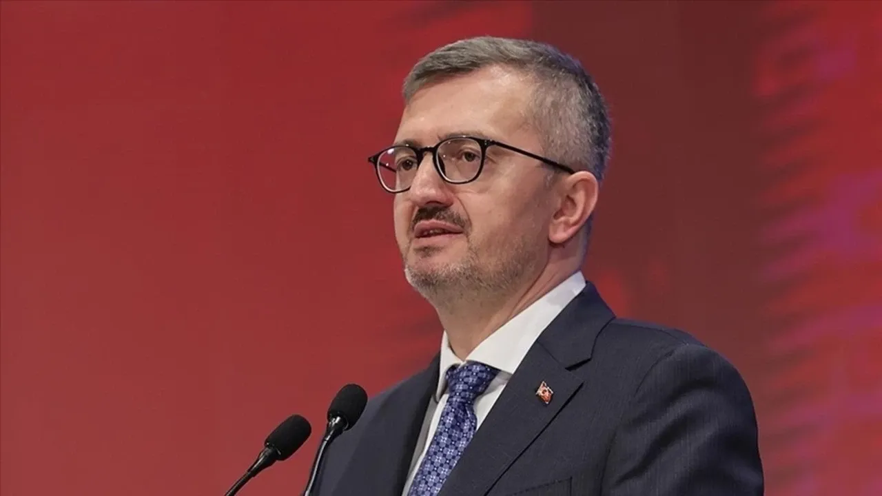 İletişim Başkanı Duran'dan Ebubekir Şahin'e Tebrik