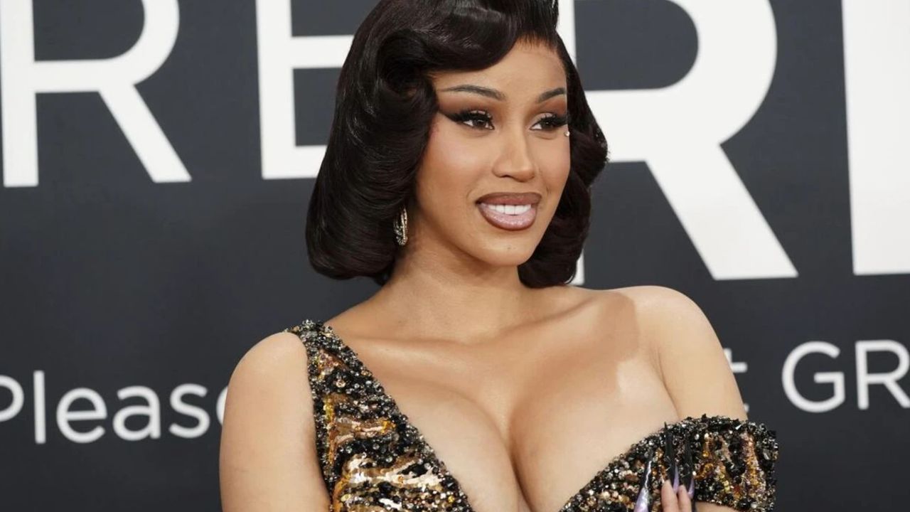 Cardi B'den Şok İtiraf: Aylardır Saçımı Yıkamıyorum