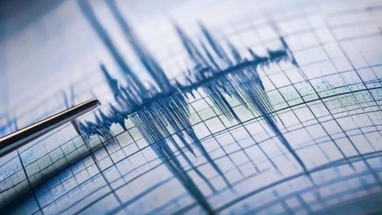 Balıkesir'de 4.8'lik Deprem! İstanbul ve İzmir'de Hissedildi