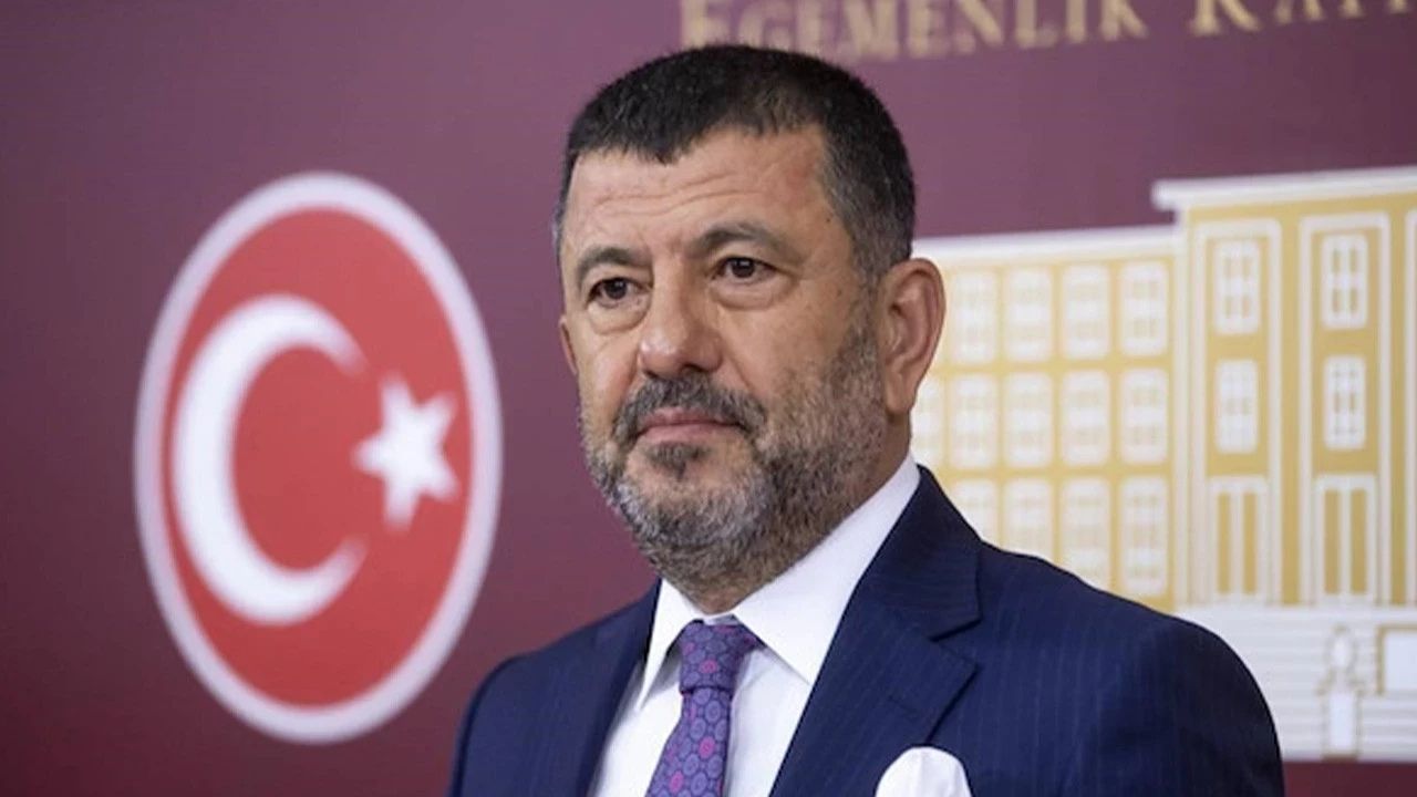 TBMM'de Gergin Anlar: Ağbaba'dan AKP'lilere Fotoğraflı Yanıt