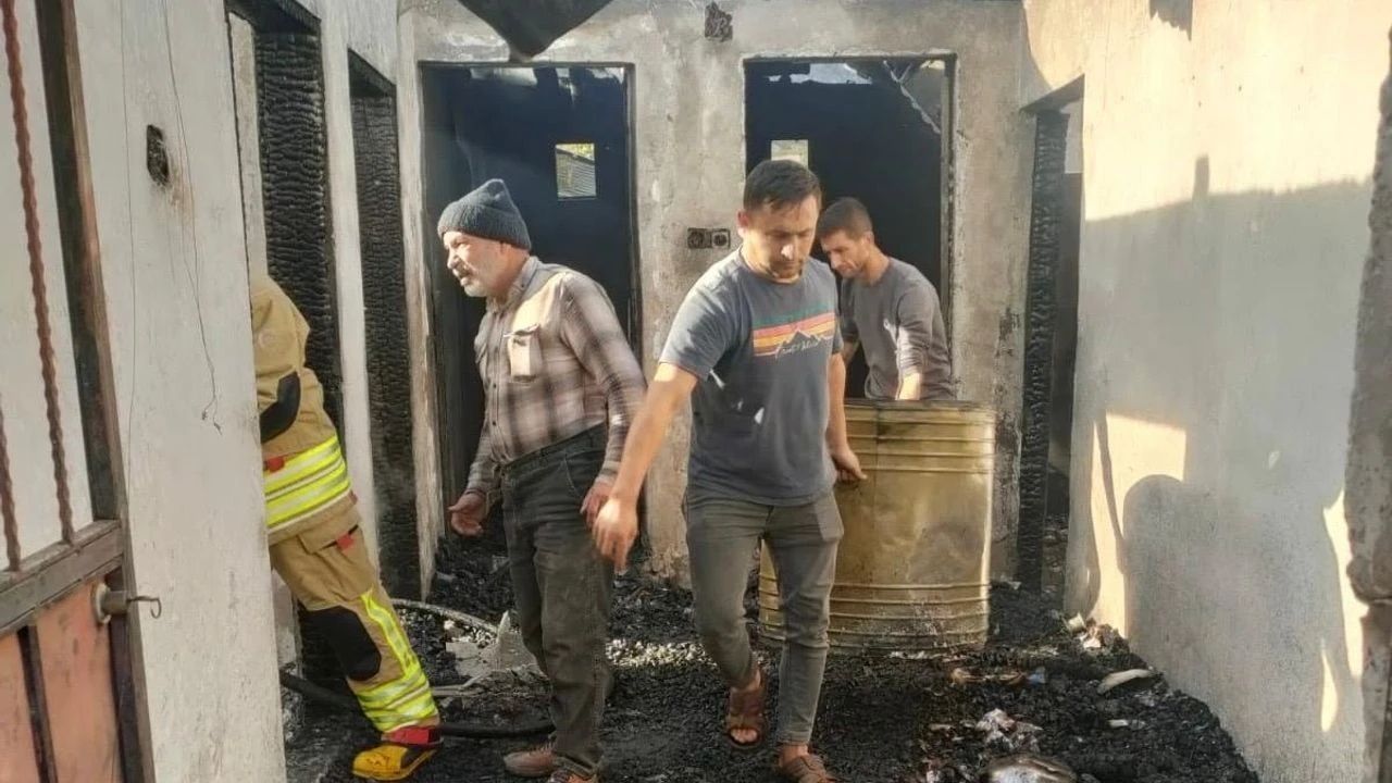 Kahramanmaraş'ta İki Katlı Konut Alevlere Teslim Oldu